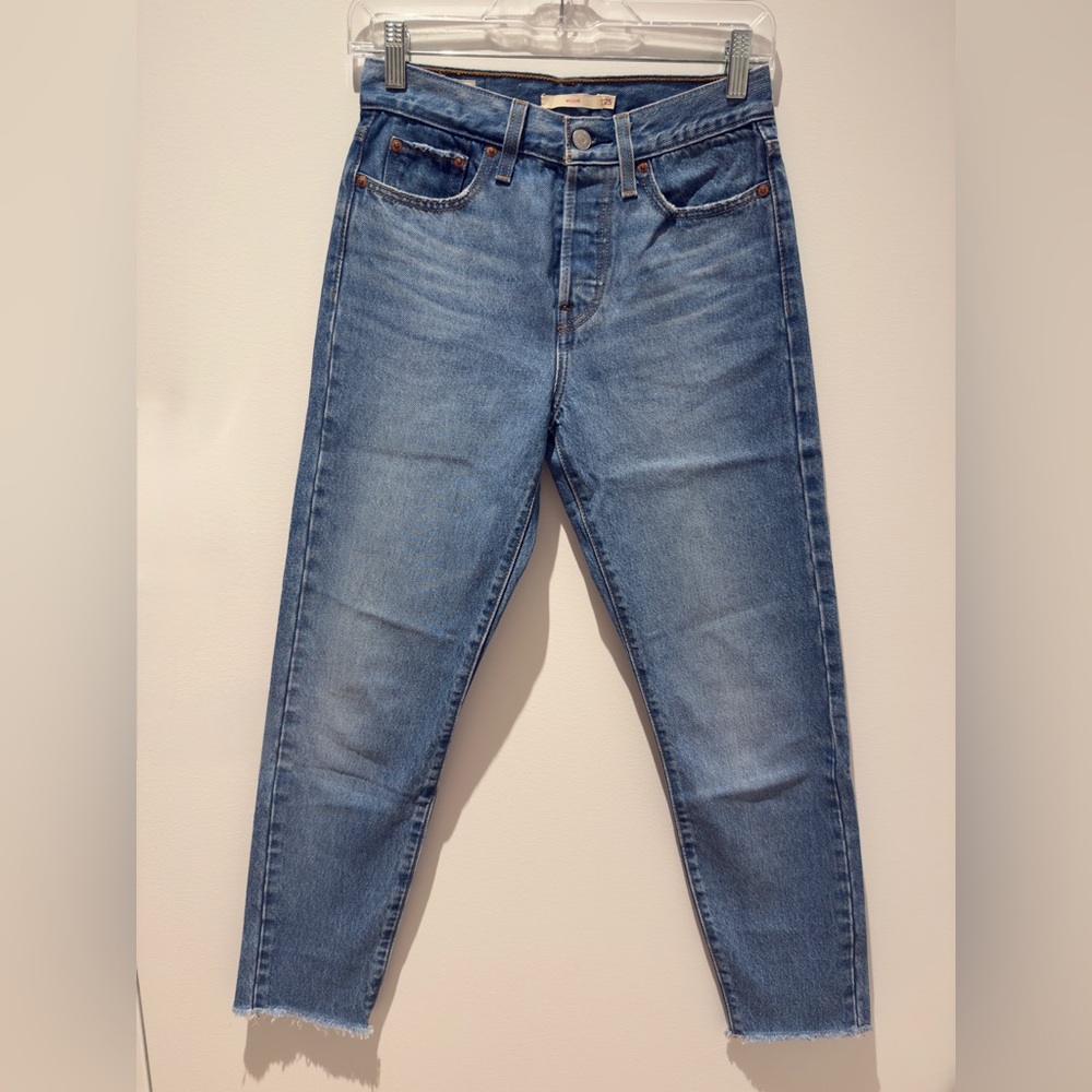 Levi's Wedgie Straight Ankle Jean
